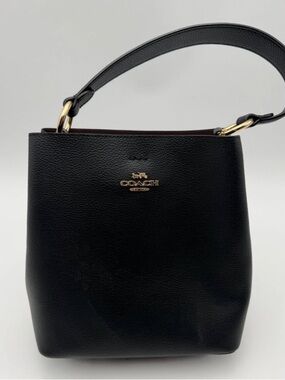 🌸 CHIC COACH BLACK PEBBLE  TOWN BUCKET BAG